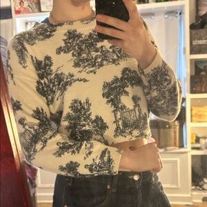 Francesca's Collections Cream & Black Scenic Cropped Crew Sweater